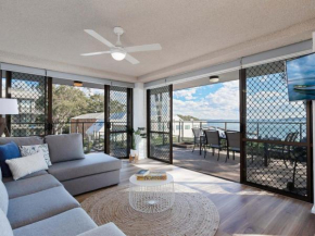 1 'The Poplars' 34 Magnus St - panoramic water views, pool, aircon & WIFI